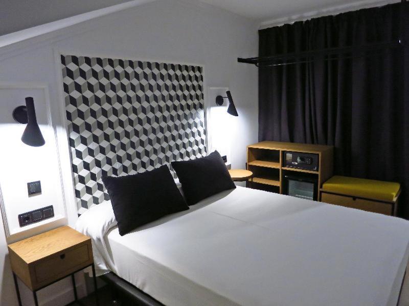 Hotel Colon Plaza Valladolid Chambre photo
